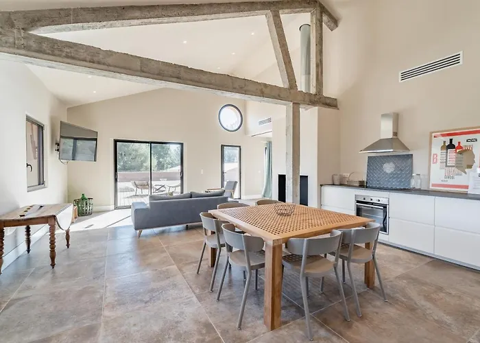 Loft D\'Architecte Au Coeur D\'Un Domaine Viticole